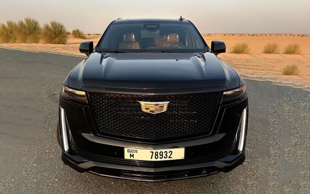 Cadillac Escalade - image 2