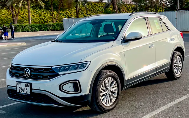 Volkswagen T-Roc Life+ - image 1