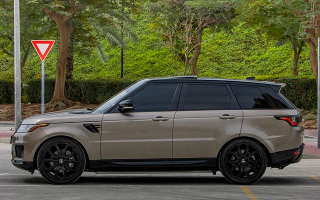 Range Rover Sport - image 2