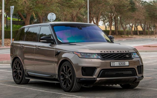 Range Rover Sport - image 4