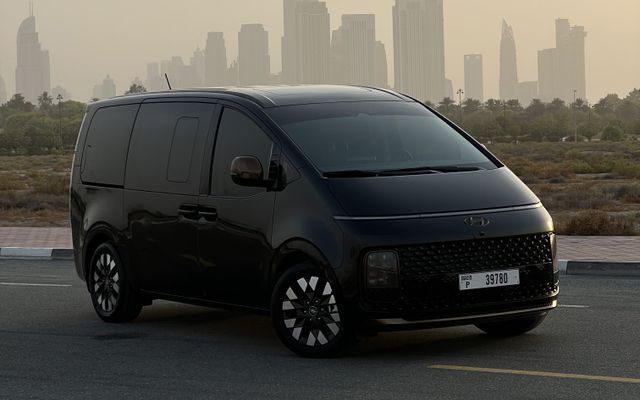HYUNDAI STARIA - image 2