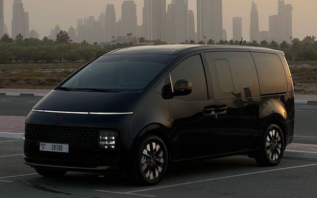 HYUNDAI STARIA - image 1