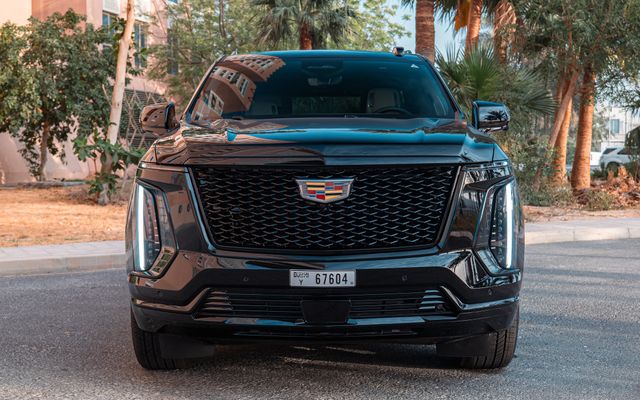 Cadillac Escalade - image 3