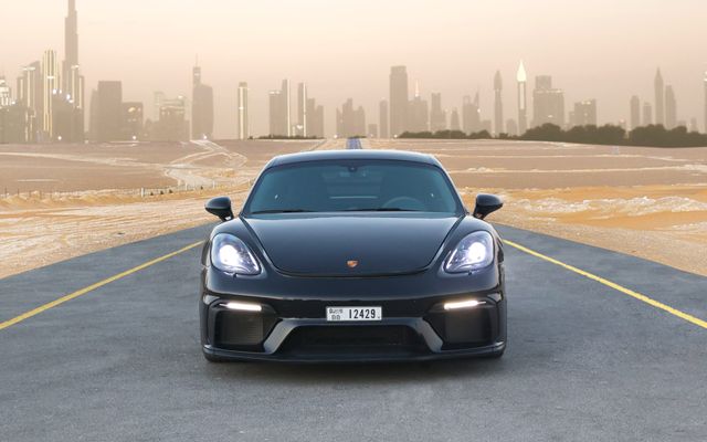 Porsche GT4 Black - image 3