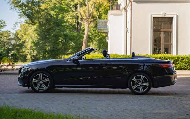 Mercedes-Benz E220 cabrio - image 2