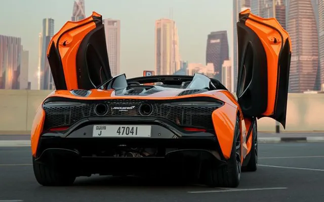 McLaren Artura Spider - image 4