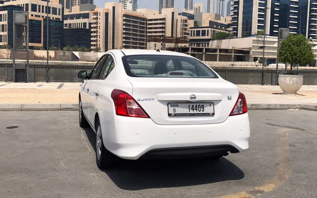 NISSAN SUNNY - image 4