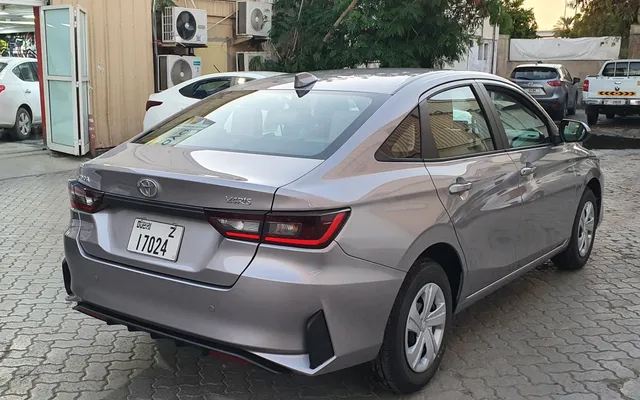 TOYOTA YARIS 2023 - image 4