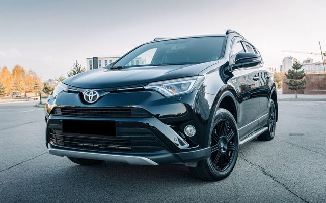 Toyota Rav 4 4WD Exclusive - image 1