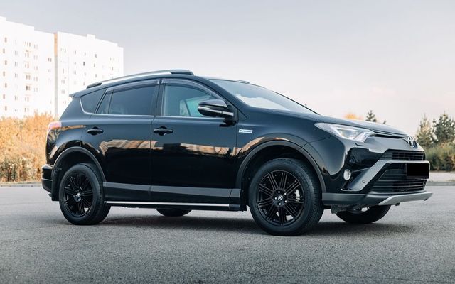 Toyota Rav 4 4WD Exclusive - image 4