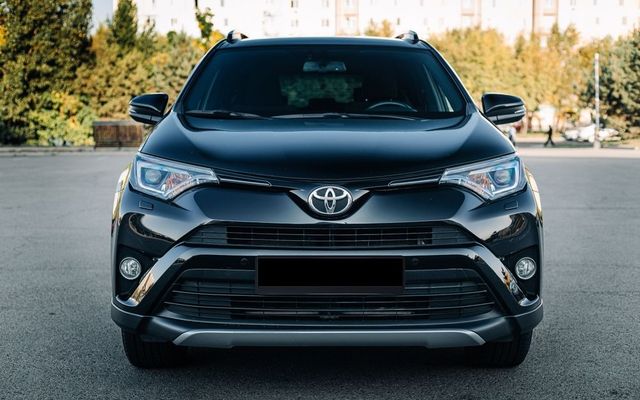Toyota Rav 4 4WD Exclusive - image 3