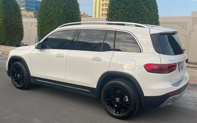 Mercedes GLB250 - image 3