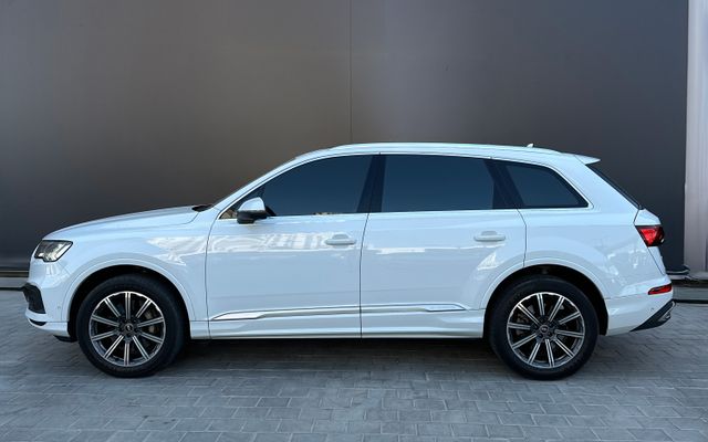 AUDI Q7 - image 2