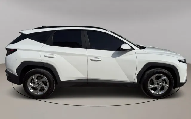 HYUNDAI TUCSON - image 3