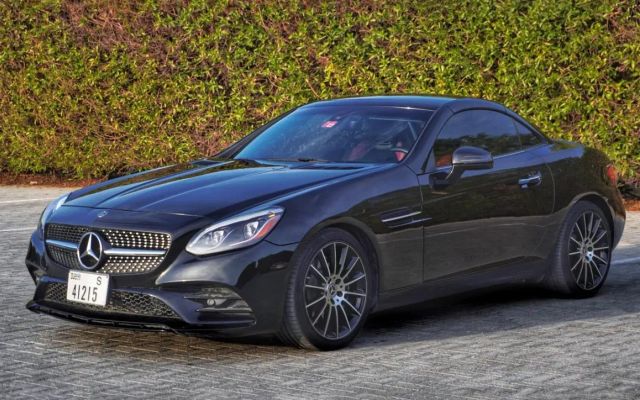 Mercedes SLC 300 Hard top convertible - image 3