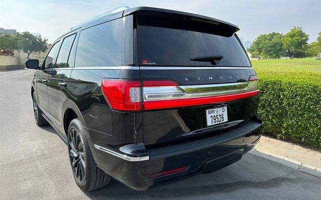 Lincoln Navigator - image 4