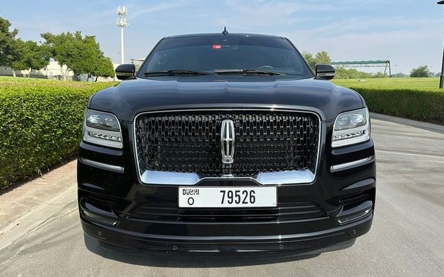 Lincoln Navigator - image 3