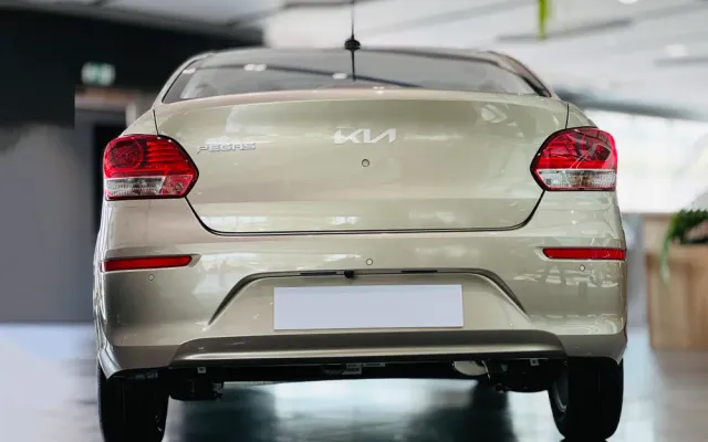 Kia Pegas - image 3