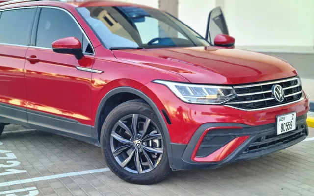 VOLKSWAGEN TIGUAN - image 4