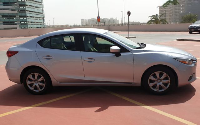 Mazda 3 - image 4