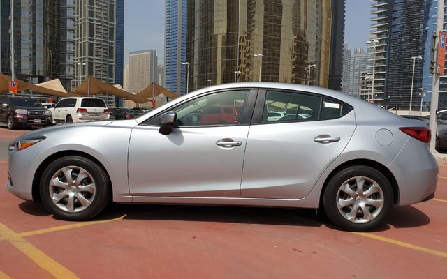 Mazda 3 - image 2