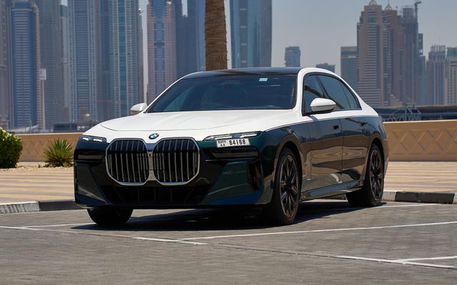BMW 740i - image 1