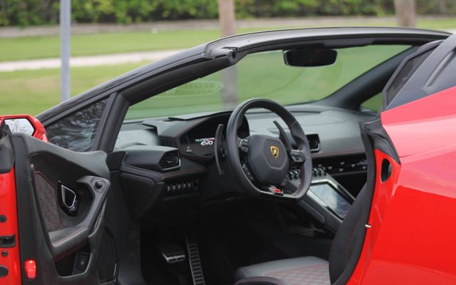 LAMBORGHINI HURACAN - image 4