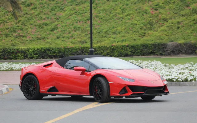 LAMBORGHINI HURACAN - image 2