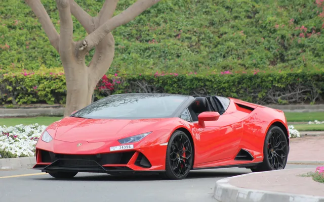 LAMBORGHINI HURACAN - image 1