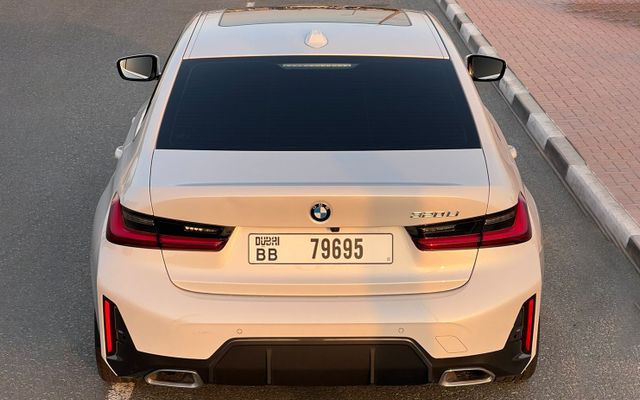 BMW 320 - image 3