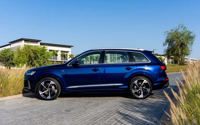 Audi Q7 - image 2