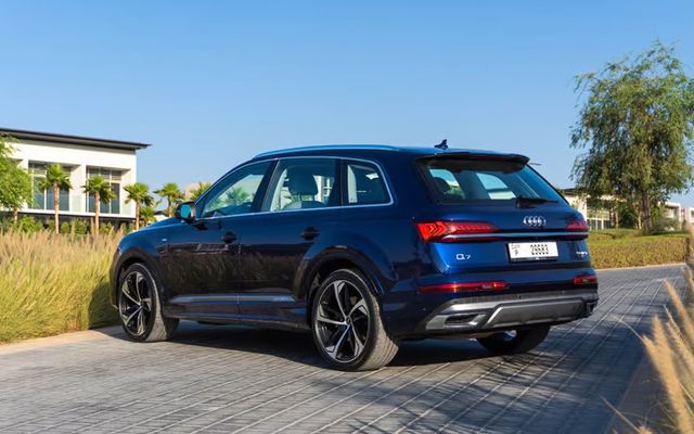 Audi Q7 - image 4