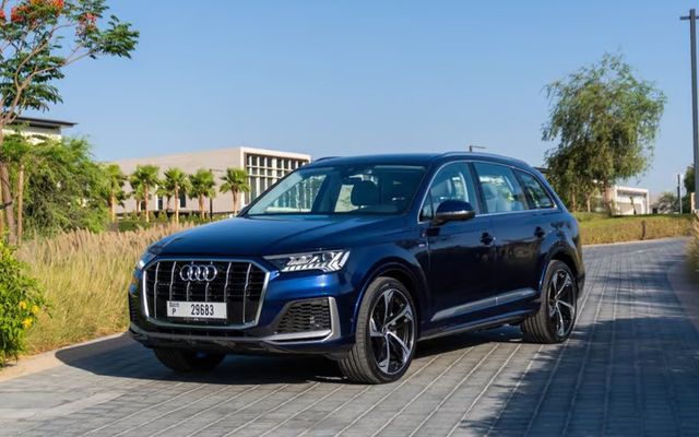 Audi Q7 - image 1