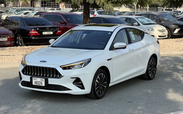 JAC J7 - image 1