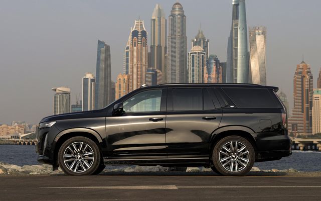 CADILLAC ESCALADE - image 2