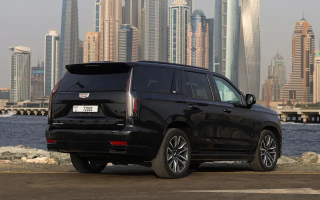CADILLAC ESCALADE - image 3