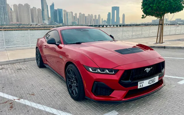 Ford Mustang - image 2