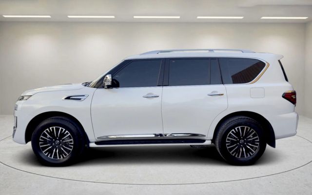Nissan Patrol White - image 3