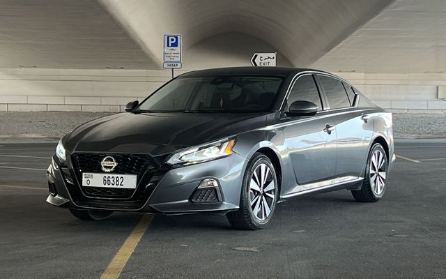 Nissan Altima - image 1
