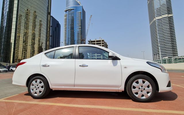 Nissan Sunny - image 2