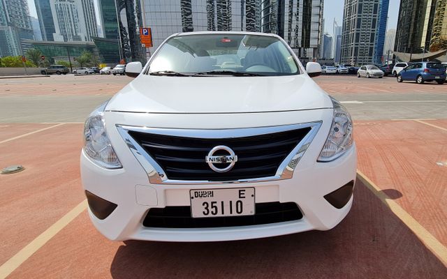 Nissan Sunny - image 3