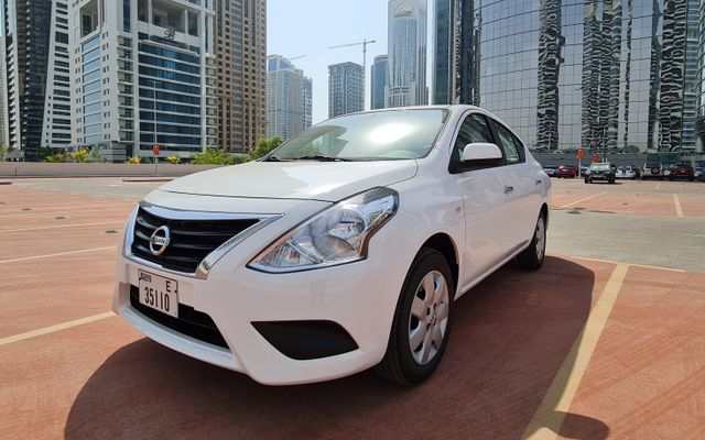 Nissan Sunny - image 1