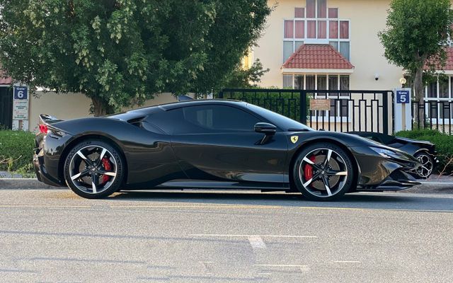 FERRARI SF90 STRADALE - image 4