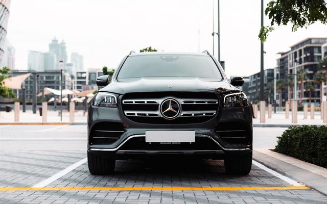 MERCEDES GLS - image 2