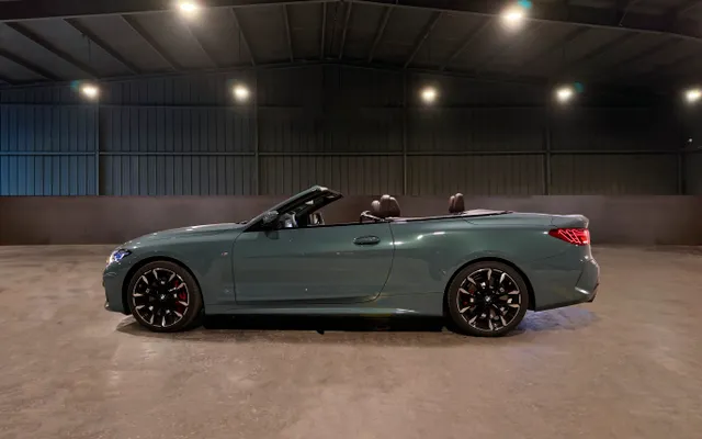 BMW 420 Green Convertible - image 2