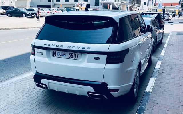 RANGE ROVER SPORT - image 3