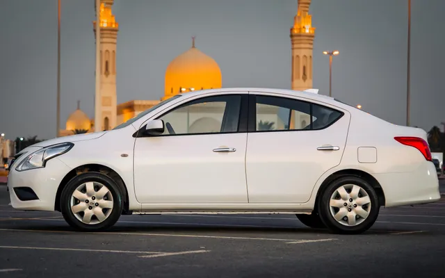 NISSAN SUNNY - image 2