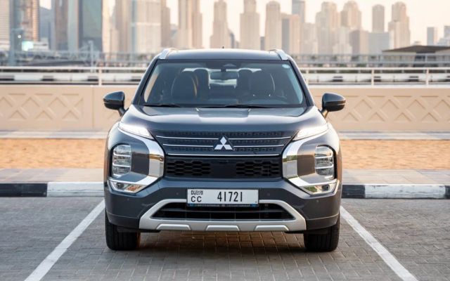 MITSUBISHI OUTLANDER (2025) - image 2