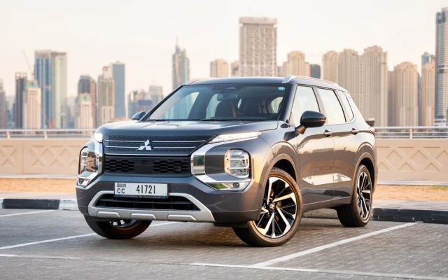 MITSUBISHI OUTLANDER (2025) - image 1