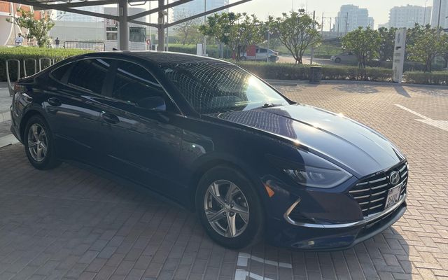 Hyundai Sonata SE - image 4